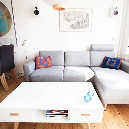 Cosy & Bright - Perfect For 2! Apartment